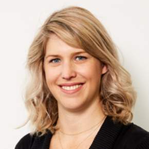 Anna Forbes Headshot
