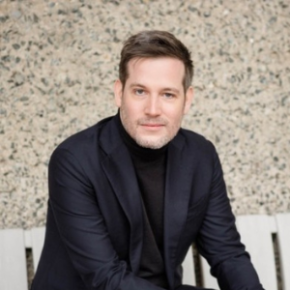 Dr Daniel Knapp