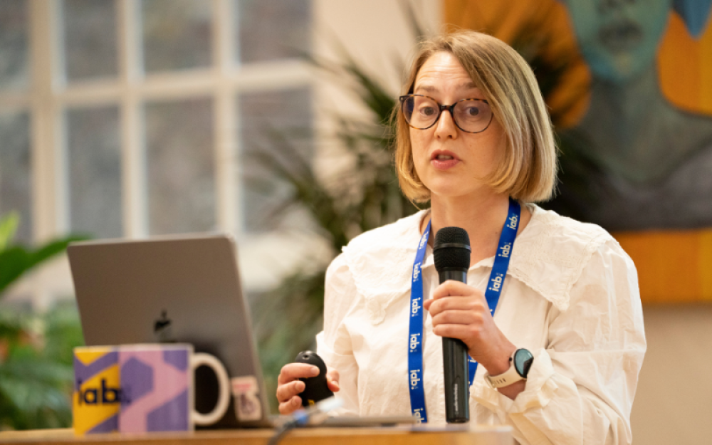 Elizabeth presenting at AI roundtable